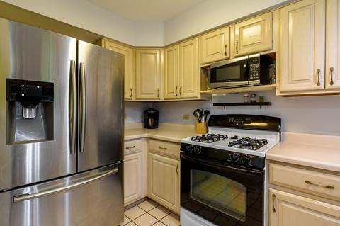 440 Cavalier Ct #A, West Dundee, IL 60118 photo 8