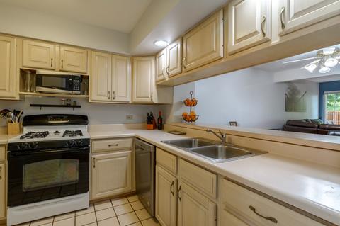 440 Cavalier Ct #A, West Dundee, IL 60118 photo 9