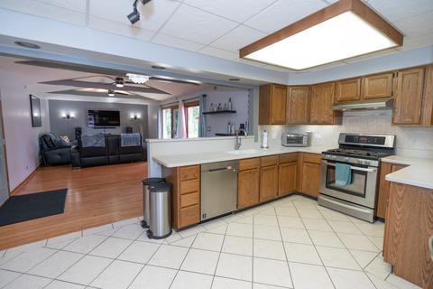 139 E Normandy Dr, Addison, IL 60101 photo 13