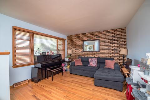7945 W 78th St, Bridgeview, IL 60455 photo 2