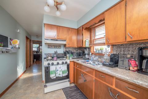 7945 W 78th St, Bridgeview, IL 60455 photo 6
