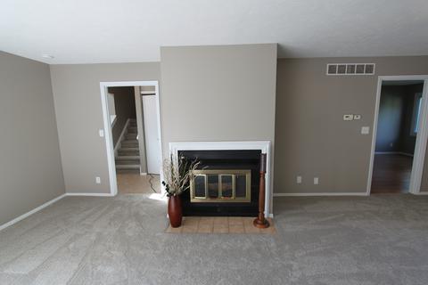 1304 Kingsridge Ct #B, Normal, IL 61761 photo 9