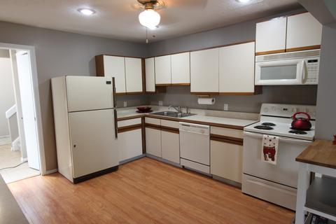 1304 Kingsridge Ct #B, Normal, IL 61761 photo 5