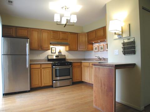 1931 Georgetown Ln, Hoffman Estates, IL 60169 photo 4