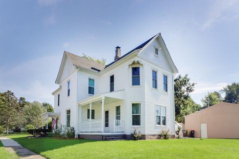 401 E Columbia St, Danvers, IL 61732 photo 2