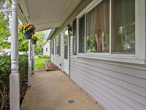 1708 Arrowhead Dr, Bloomington, IL 61704 photo 2