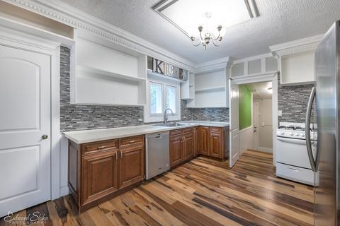 606 Grace St, Elgin, IL 60120 photo 14