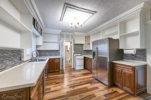 606 Grace St, Elgin, IL 60120 photo 8