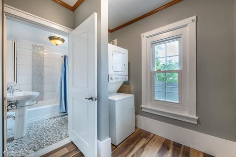 606 Grace St, Elgin, IL 60120 photo 10