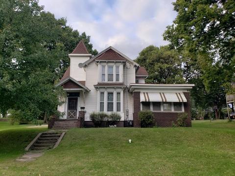 305 E 3rd St, Rock Falls, IL 61071 photo 1