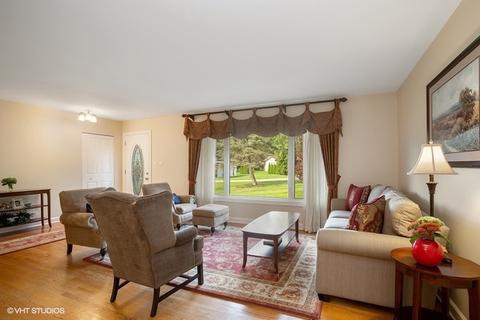 7 Rob Rd, Mount Prospect, IL 60056 photo 4