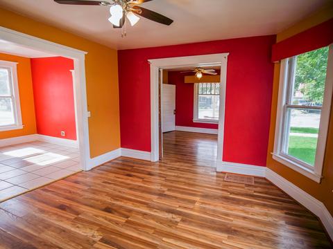 403 Raymond St, Elgin, IL 60120 photo 14