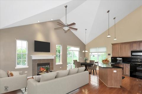 808 Colchester Dr, Oswego, IL 60543 photo 4