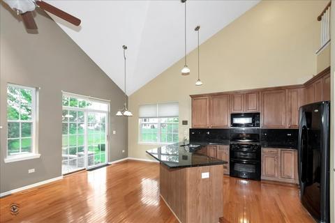 808 Colchester Dr, Oswego, IL 60543 photo 6