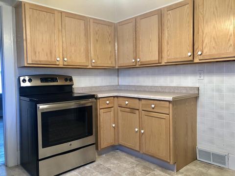 136 Riverview Dr, Ottawa, IL 61350 photo 4
