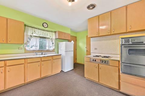 231 Michael Mnr, Glenview, IL 60025 photo 7