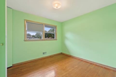 231 Michael Mnr, Glenview, IL 60025 photo 9