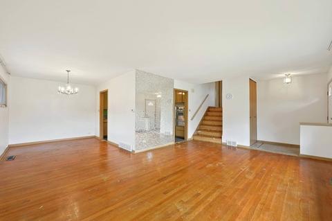 231 Michael Mnr, Glenview, IL 60025 photo 2