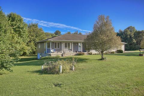7961 Adam Rd, Weldon, IL 61882 photo 2