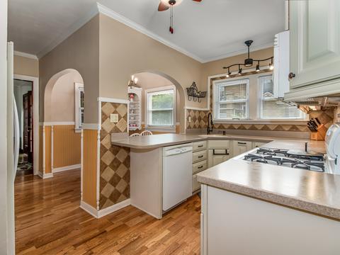 1003 Larkin Ave, Elgin, IL 60123 photo 8