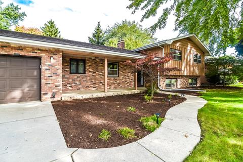 1528 Maple Ln, Elgin, IL 60123 photo 3