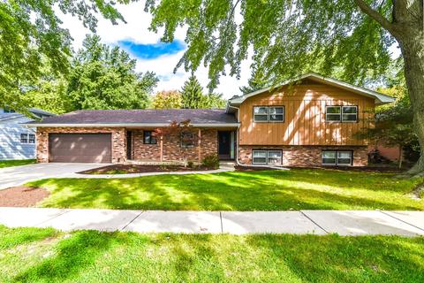 1528 Maple Ln, Elgin, IL 60123 photo 1