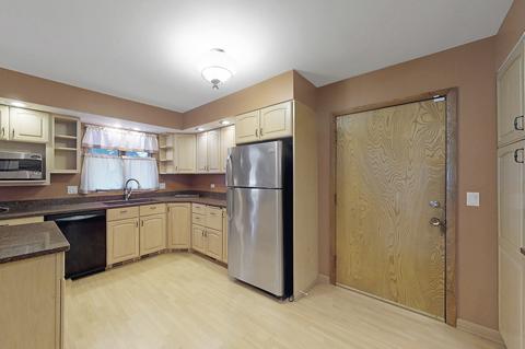 1528 Maple Ln, Elgin, IL 60123 photo 7