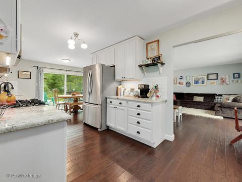 1151 Kent Ct, Wheaton, IL 60189 photo 8