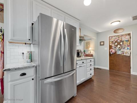 1151 Kent Ct, Wheaton, IL 60189 photo 7