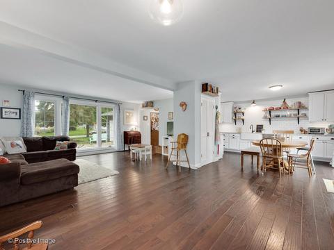 1151 Kent Ct, Wheaton, IL 60189 photo 10