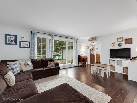 1151 Kent Ct, Wheaton, IL 60189 photo 4