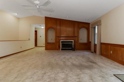 37 Chiswick Cir, Bloomington, IL 61704 photo 5