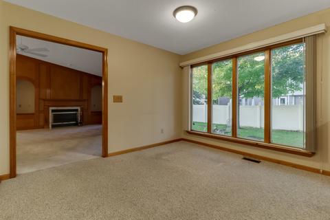 37 Chiswick Cir, Bloomington, IL 61704 photo 14