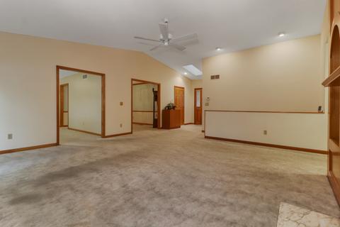 37 Chiswick Cir, Bloomington, IL 61704 photo 7