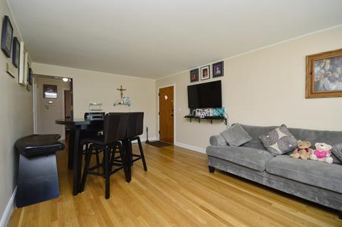 637 Dodge Ave, Evanston, IL 60202 photo 2