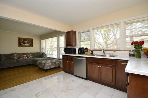 637 Dodge Ave, Evanston, IL 60202 photo 4