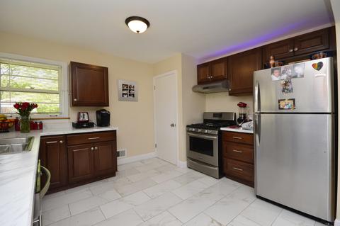 637 Dodge Ave, Evanston, IL 60202 photo 6