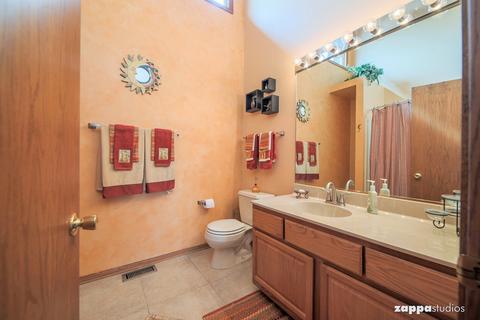 868 Kingston Ln, Bartlett, IL 60103 photo 13