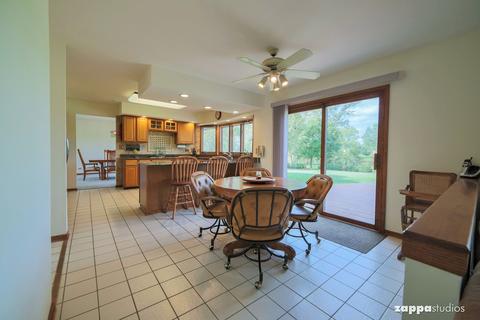 868 Kingston Ln, Bartlett, IL 60103 photo 10