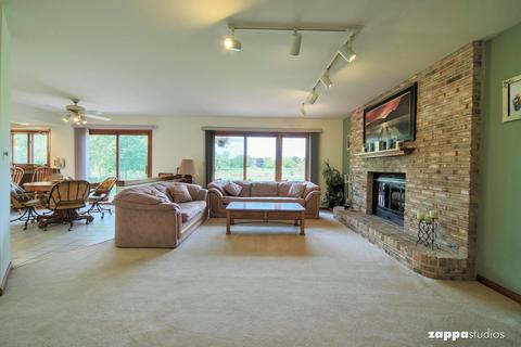 868 Kingston Ln, Bartlett, IL 60103 photo 12