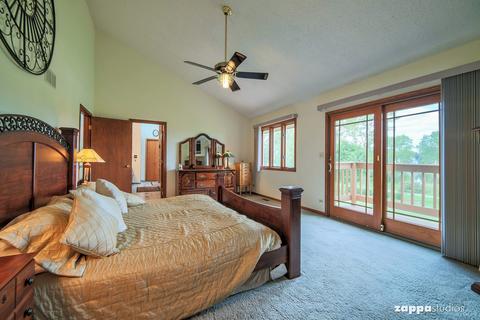 868 Kingston Ln, Bartlett, IL 60103 photo 16