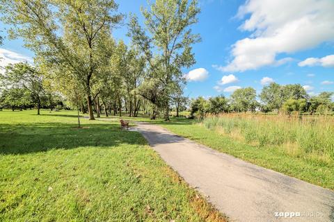 868 Kingston Ln, Bartlett, IL 60103 photo 35