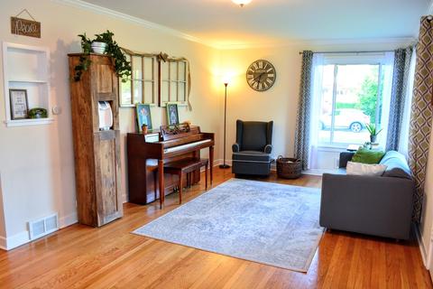 930 E Algonquin Rd, Des Plaines, IL 60016 photo 3