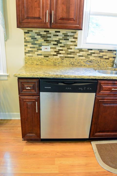 930 E Algonquin Rd, Des Plaines, IL 60016 photo 9