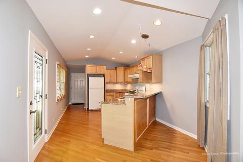 150 Alschuler Dr, Aurora, IL 60506 photo 4