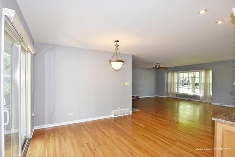 150 Alschuler Dr, Aurora, IL 60506 photo 9