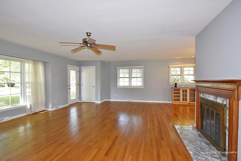 150 Alschuler Dr, Aurora, IL 60506 photo 8