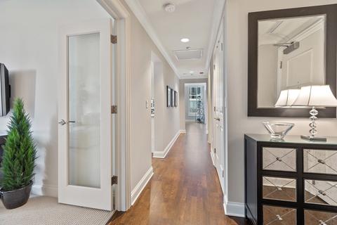 10 E Delaware Pl #19D, Chicago, IL 60611 photo 3