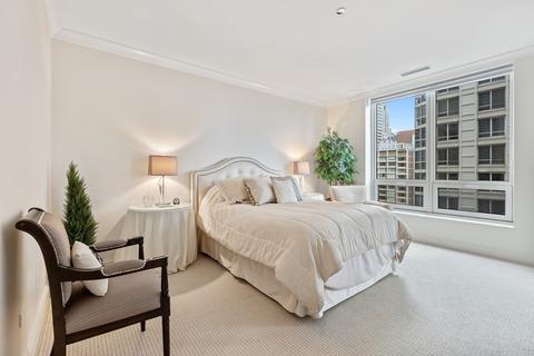 10 E Delaware Pl #19D, Chicago, IL 60611 photo 18
