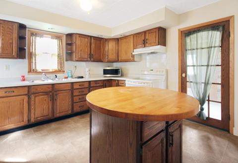 227 E Locust St, Lanark, IL 61046 photo 2